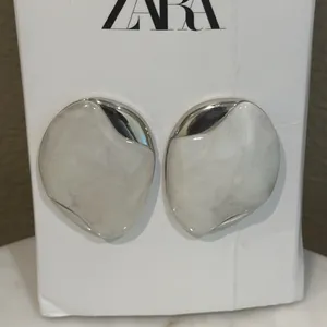 ZARA NWT  Oversized white and silver earrings thumbnail 2
