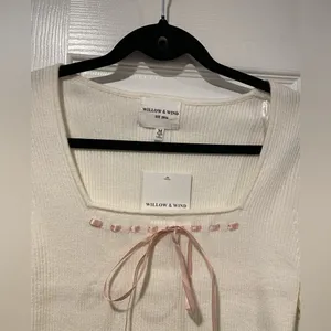 NWT Willow & Wind Size M Cream Long Sleeve Ribbed Knit Top Pink Satin Bow Detail thumbnail 4