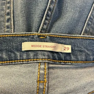 Levi’s Wedgie Straight‎ Distressed Denim Blue Jeans Size 29 thumbnail 6