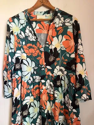 Maeve Anthropologie Juno Dress Tropical Floral Small Bold Flowy Relaxed V-Neck thumbnail 3