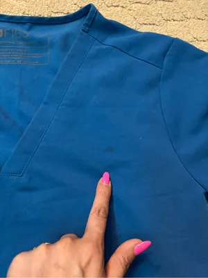 FIGS Casma Three-Pocket Scrub Top in Royal Blue thumbnail 3