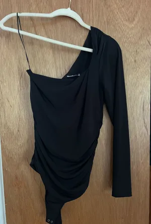 Abercrombie and fitch silky smooth asymmetrical body suit thumbnail 1