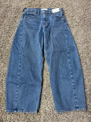 Abercrombie Mid-Rise Barrel Jeans thumbnail 1