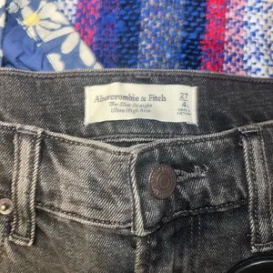 Abercrombie & Fitch black wash jeans the Slim straight ultra high rise jeans 27 thumbnail 4