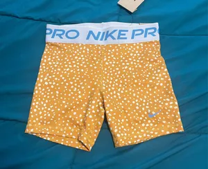 Nike Pro shorts L thumbnail 1