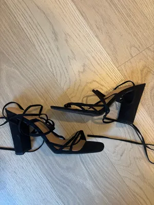 Billini Heels Black Size 9 thumbnail 2
