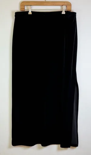 Ronni Nicole Women’s Black Velvet Maxi Skirt Y2K Goth Minimalist Stretch Sz L thumbnail 1