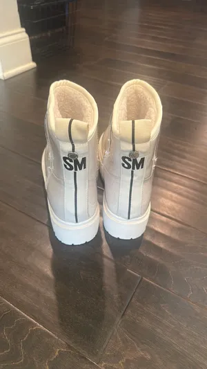 Steve Madden White Patent Sherpa-Lined Ankle Boots thumbnail 3