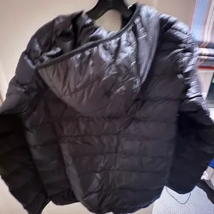 Black Puffer Jacket Size XL thumbnail 3