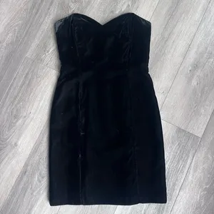 The Limited Elegant Black Strapless Mini Dress with Sweetheart Neckline 2 thumbnail 1