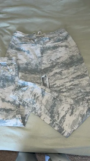 Joggers thumbnail 2