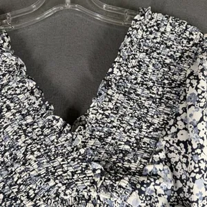 Abercrombie & Fitch Blouse Womens Small Blue Floral Smocked Long Sleeve Crop Top thumbnail 3