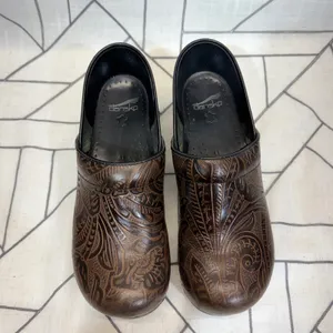 Dansko Professional Clogs 41 Brown Embossed Floral Paisley Leather Nursing Shoes thumbnail 5