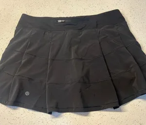 Size 8 lululemon skirt  thumbnail 1