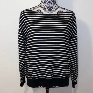 NWT!!American Eagle Outfitters Black & White Off-the-Shoulder Sweater Size Small thumbnail 2