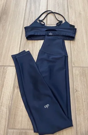 ALO Yoga Navy Set thumbnail 1