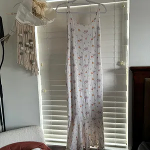 Princess Polly Curtis Cream Floral fitted maxi Dress Size 4 floral boho thumbnail 2