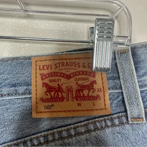 Levis 501 Jean‎ Short Cutoffs 31 thumbnail 5