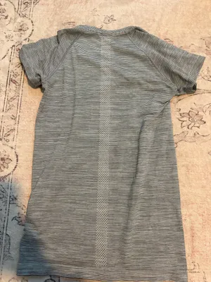 Lululemon shirt  thumbnail 4