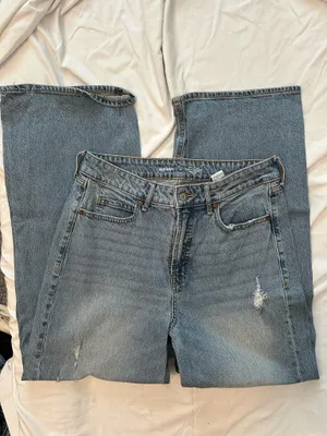 Old Navy Extra High-Rise Sky-Hi Wide-Leg Jeans thumbnail 3