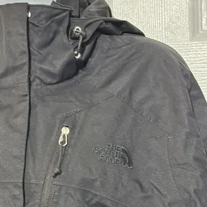 The north face‎ women’s Hyvant backer Shell jacket size S/P thumbnail 4
