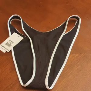 Rumored Bikini Black Size L thumbnail 2
