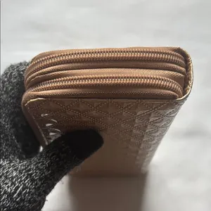 Elegant Quilted Women's Wallet GUC thumbnail 7