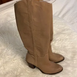 Lucky 🍀 Brand Knee Boots size 8M with heels 3” excellent condition BNWOT thumbnail 1