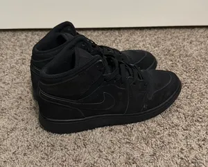 Jordan 1 Mid thumbnail 1