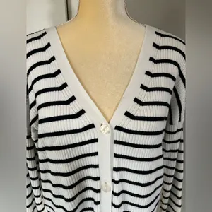 Abercrombie & Fitch Woman’s White & Black Striped Cotton Swearer Size Large thumbnail 2