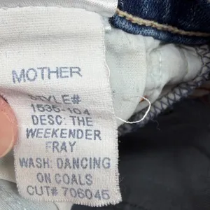 MOTHER The Weekender Fray Jeans Dancing On Coals Blue Flare Raw Hem‎ 27 thumbnail 4