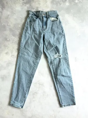 LEVIS Light Wash High Waisted Mom Jeans Size 24 thumbnail 1