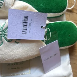 Asta Resort Slippers Size 7 thumbnail 3