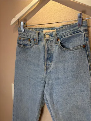 Levi’s Women’s Premium Denim Jeans Wedgie Straight Size 24 thumbnail 3