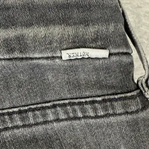 MOTHER Denim Faded Black Skinny Jeans Size 28‎ Made in USA Distressed Gray thumbnail 15