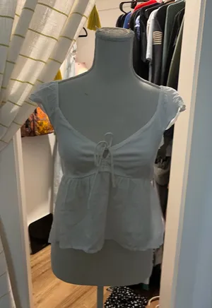 Hollister White Flowy Top small thumbnail 1