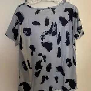 Haute Women’s Blouse M Medium Black Gray Print V Neck NWT Bust 38” thumbnail 4