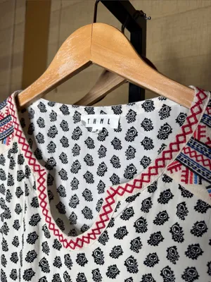 THML Embroidered Boho Print V-Neck Top White Black Red Blue Size Small thumbnail 5