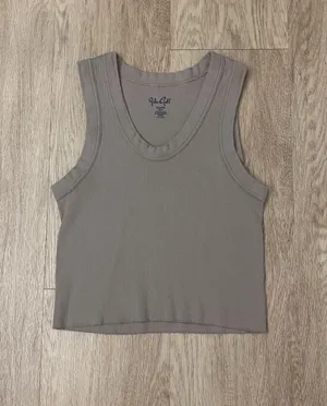 brandy melville tank top thumbnail 1