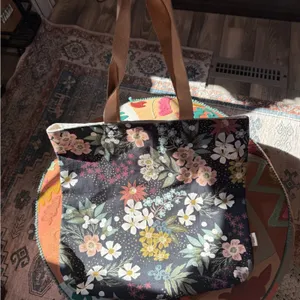 NWT Parker premium cotton with leather straps Floral Tote Bag - Black and Tan thumbnail 4