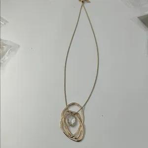 Elegant Gold Pendant Necklace thumbnail 16