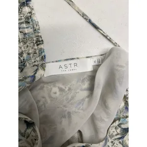 ASTR THE LABEL Surplice Faux Wrap Floral Bodysuit in Size XL thumbnail 5