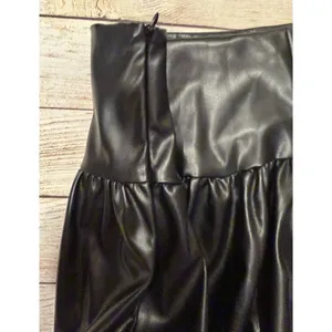 Le Lis Black Faux Leather Mini Bubble Skirt EUC Gothic Chic Y2K Style Small thumbnail 4