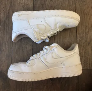 Nike Air Force 1 White Women’s thumbnail 1
