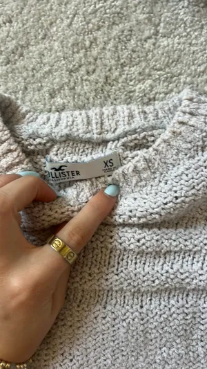 Sweater thumbnail 2