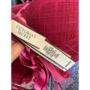 Victoria's Secret Magenta Pink‎ Lace Velvet Trim Push-Up Bra 34D Underwire thumbnail 5