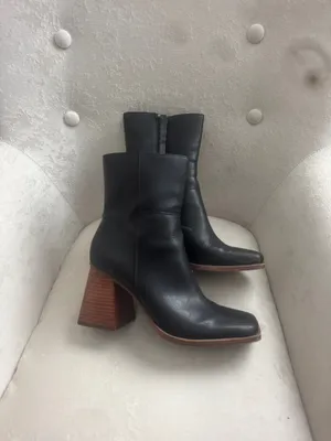 Chunky Black Boots Size 8 thumbnail 2