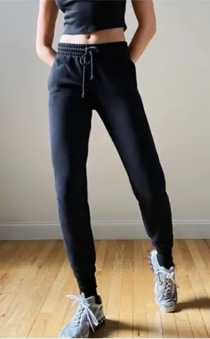 Aritzia TNA Cozy Black Jogger Boyfriend fleece Sweatpants thumbnail 1