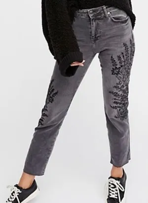 FREE PEOPLE We The Free OB737354 Embroidered Girlfriend Jeans Size 29 thumbnail 1