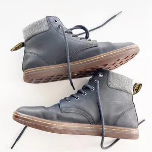 Dr. Martens Maelly Black 6-Eye Padded Collar Leather Grunge Everyday Boots thumbnail 7